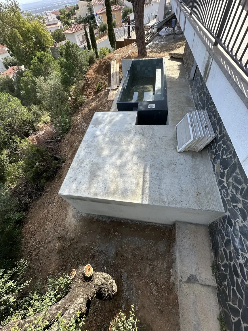 Piscina de obra en Roses · Cimentación y zanjas